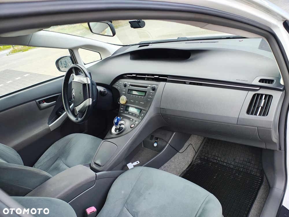 Toyota Prius 1.8 HSD Luna - 21