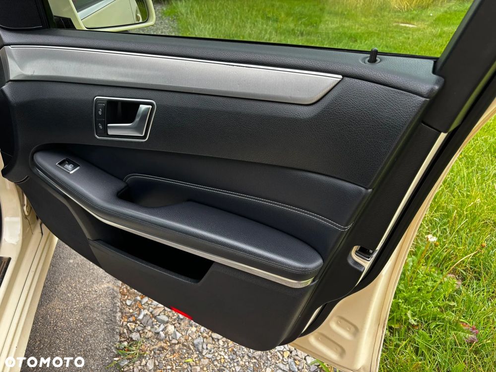 Mercedes-Benz Klasa E 220 BlueTEC 4Matic 7G-TRONIC Avantgarde - 10