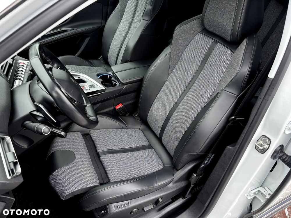 Peugeot 5008 1.6 PureTech Allure S&S EAT8 - 13