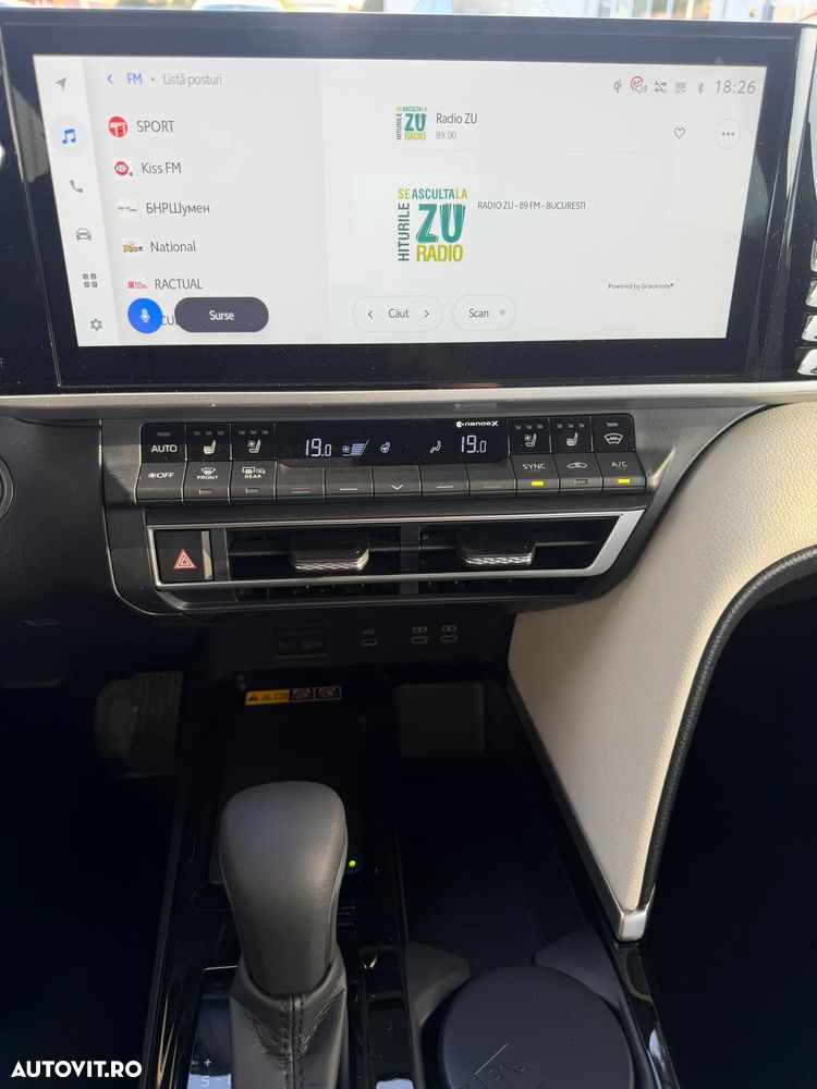 Toyota Camry 2.5 HEV Luxury - 15