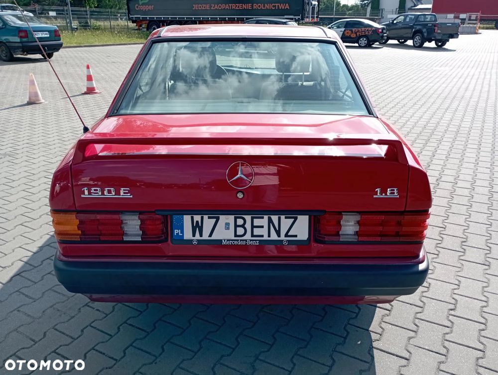 Mercedes-Benz W201 (190) - 7