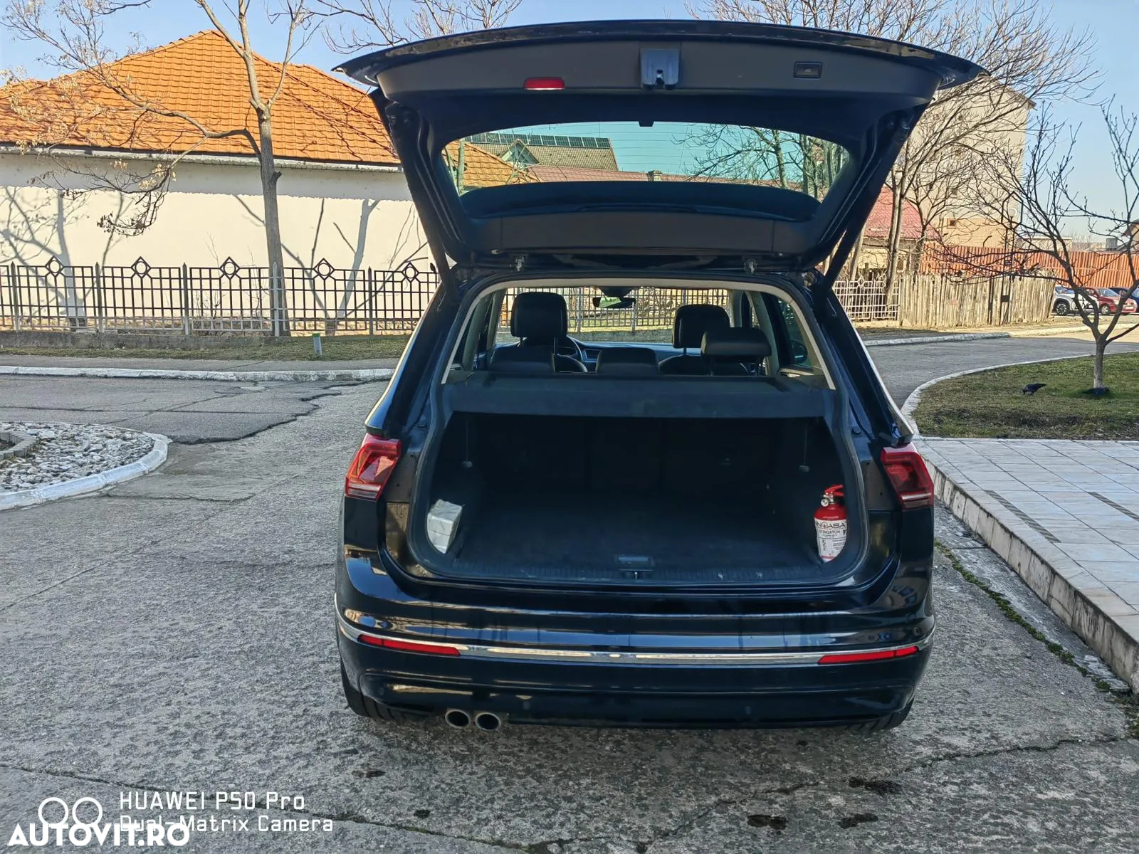Volkswagen Tiguan - 8