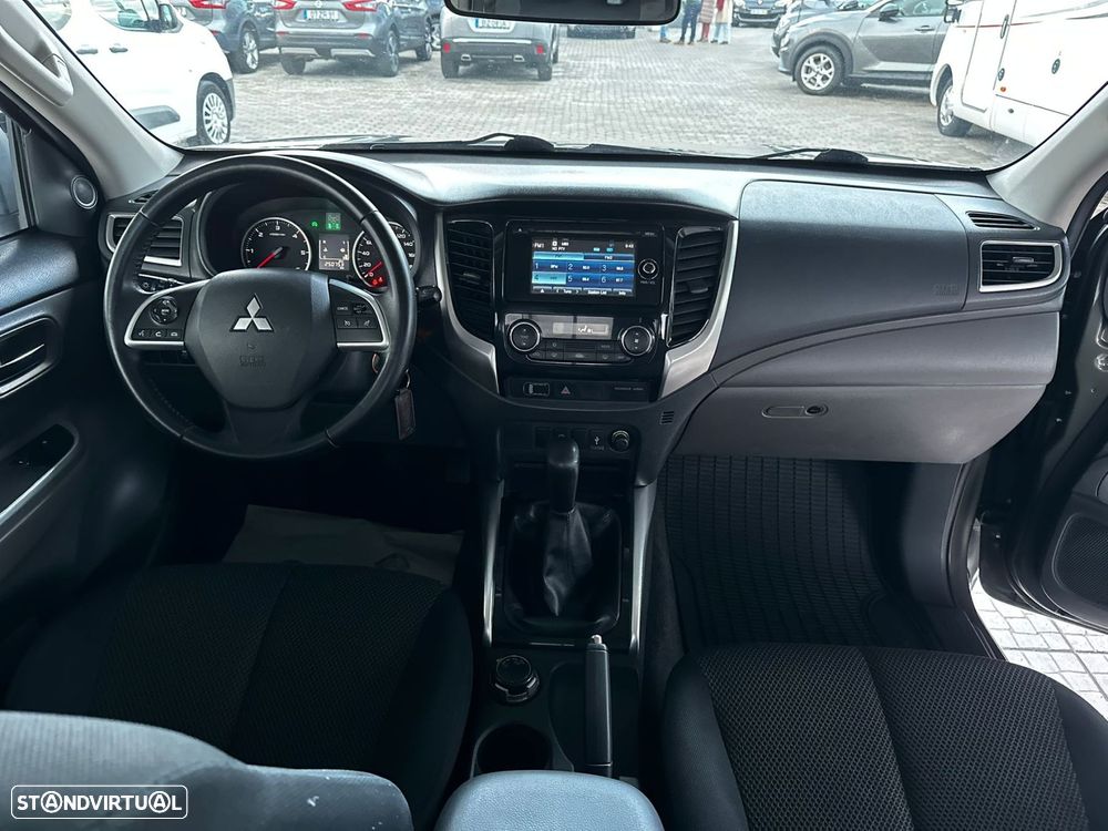 Mitsubishi L200 2.4 DI-D Club Intense Strakar 4WD - 17