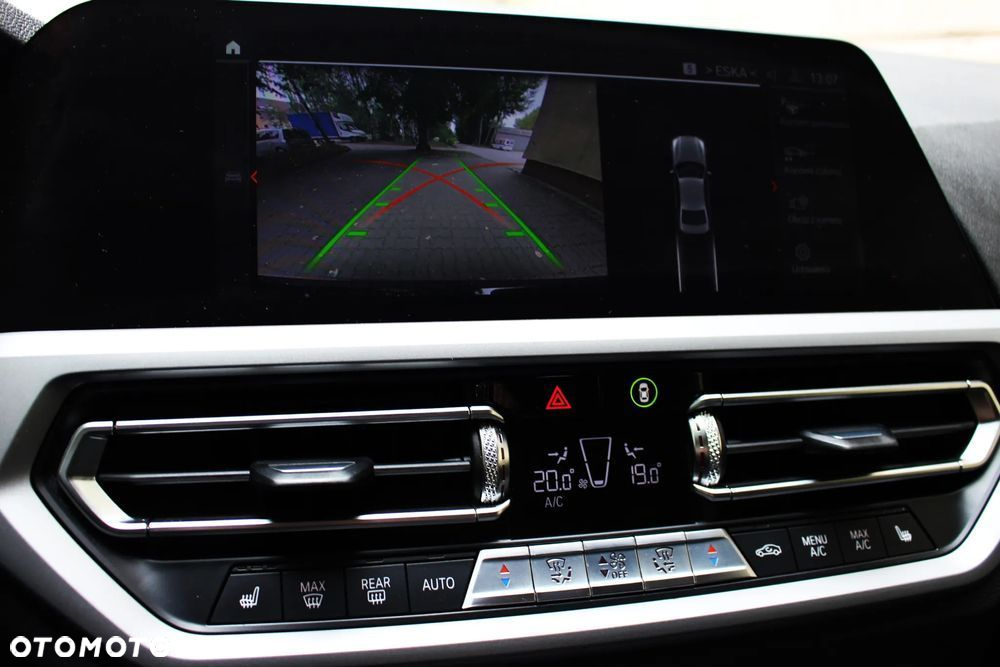 BMW Seria 3 318d Sport Line - 30