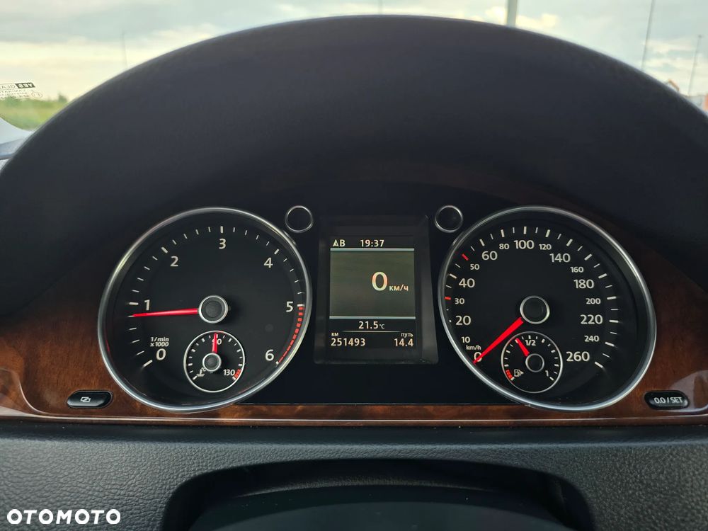 Volkswagen Passat 2.0 TDI 4Mot Highline - 33