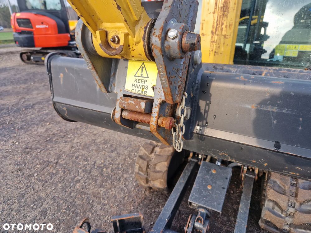 Caterpillar CAT 301.6  301.8 302.7 Komatsu PC 16R , JCB 15 c-1, JCB 8018  Bobcat Yanmar - 11