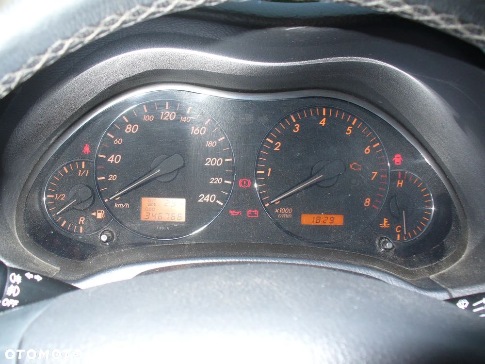 Toyota Avensis - 6
