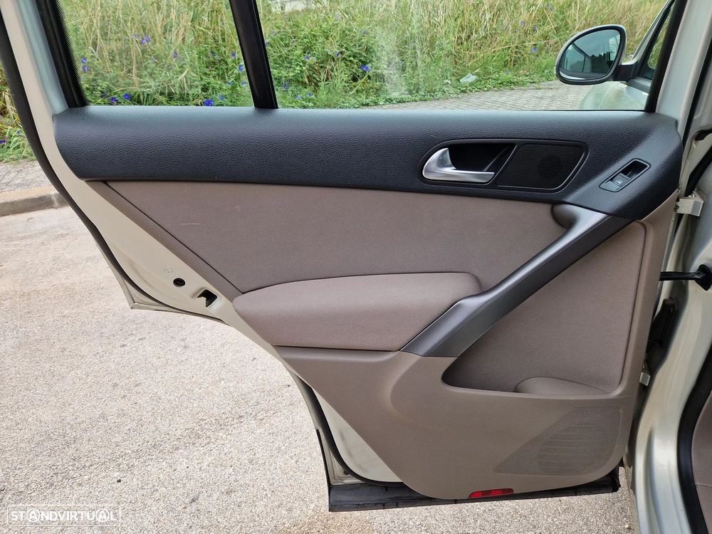 VW Tiguan 2.0 TDI DPF 4Motion Track & Field - 26