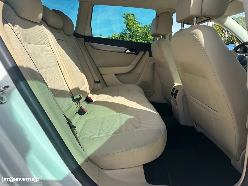 VW Passat Variant - 30