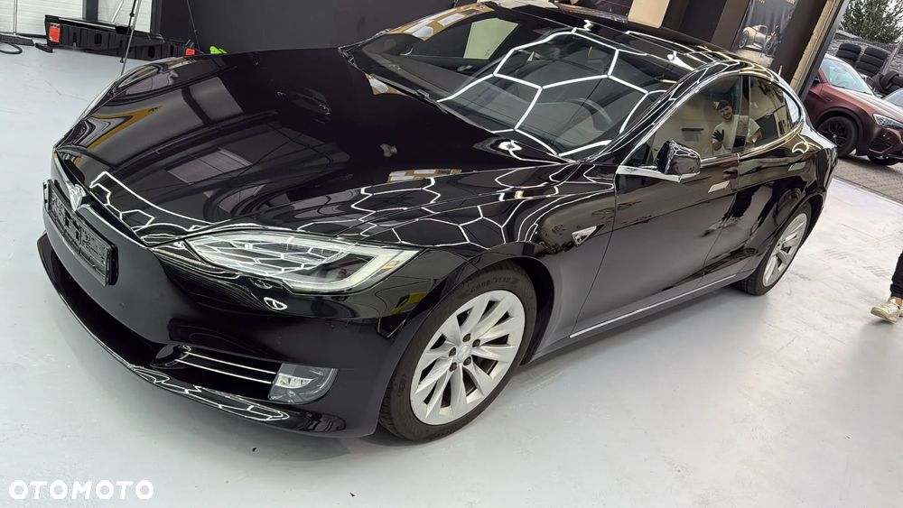Tesla Model S Long Range Plus - 1