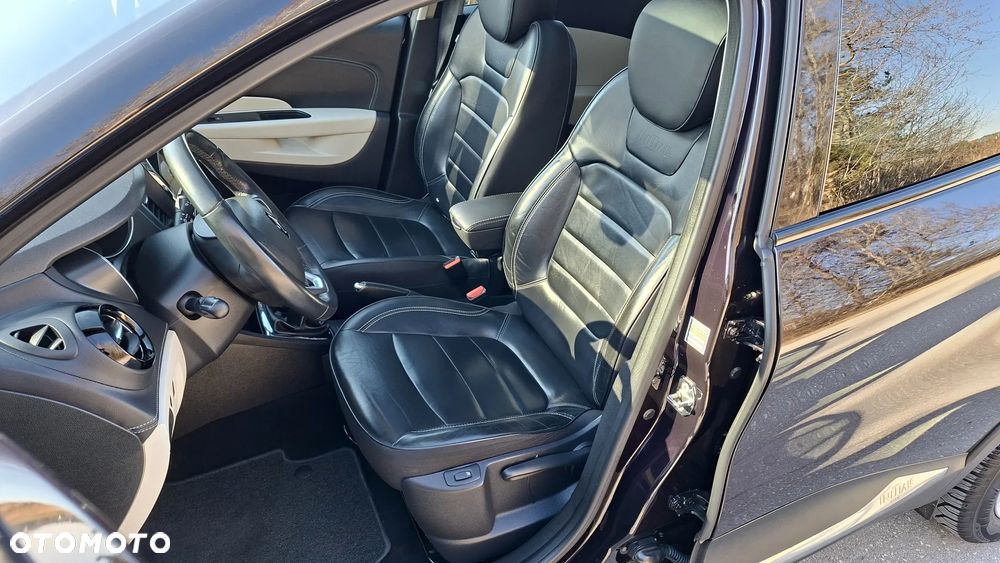 Renault Captur ENERGY TCe 120 Initiale Paris - 24