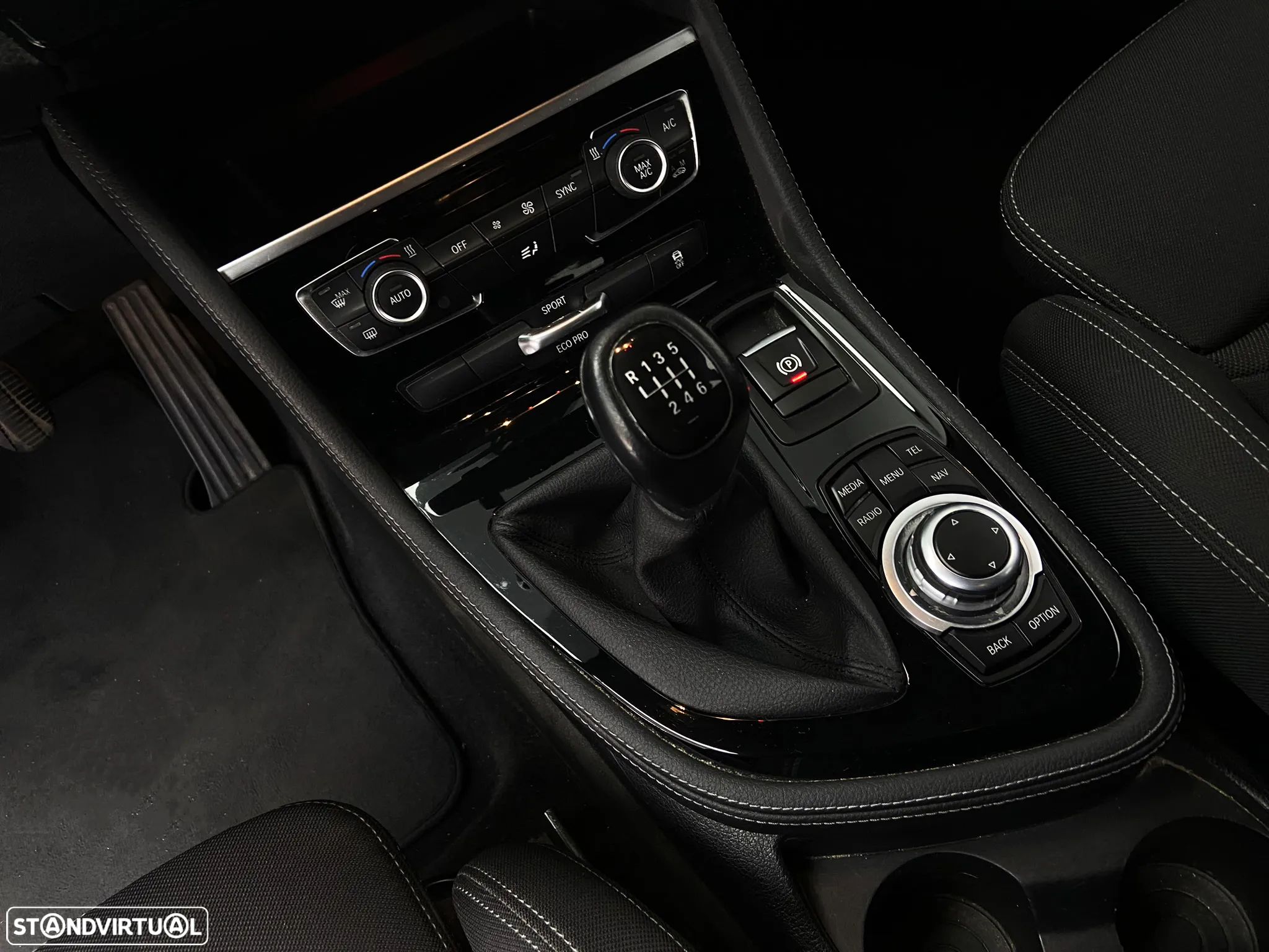 BMW 216 Active Tourer d Line Sport - 24