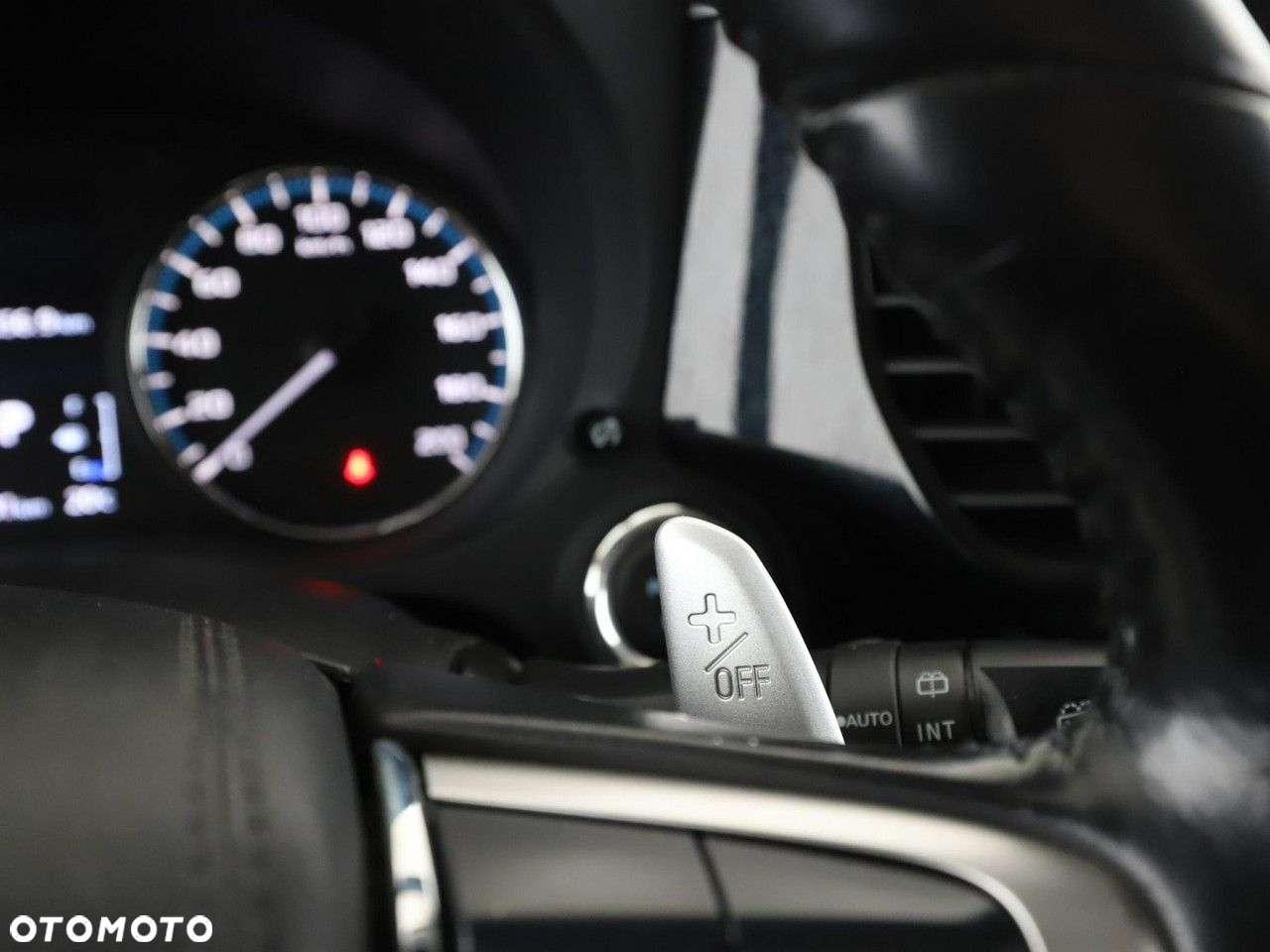 Mitsubishi Outlander - 30
