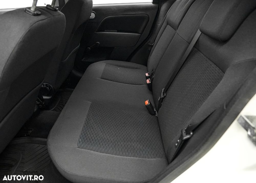 Ford Fiesta 1.4 TDCI Ghia - 16