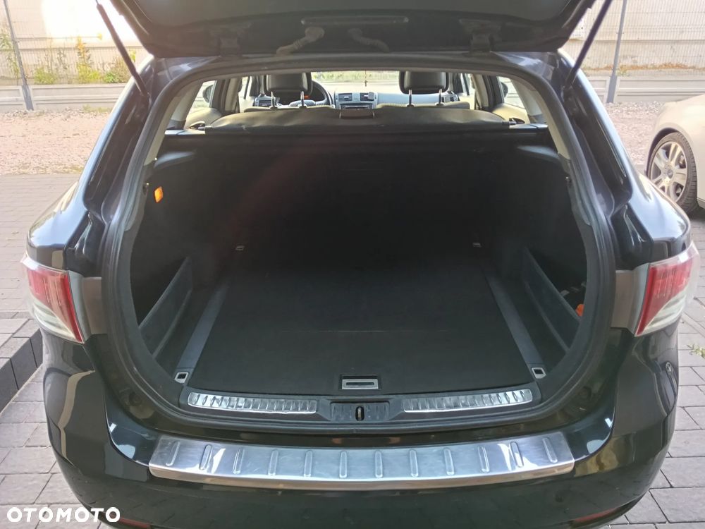 Toyota Avensis 1.8 Luna - 9