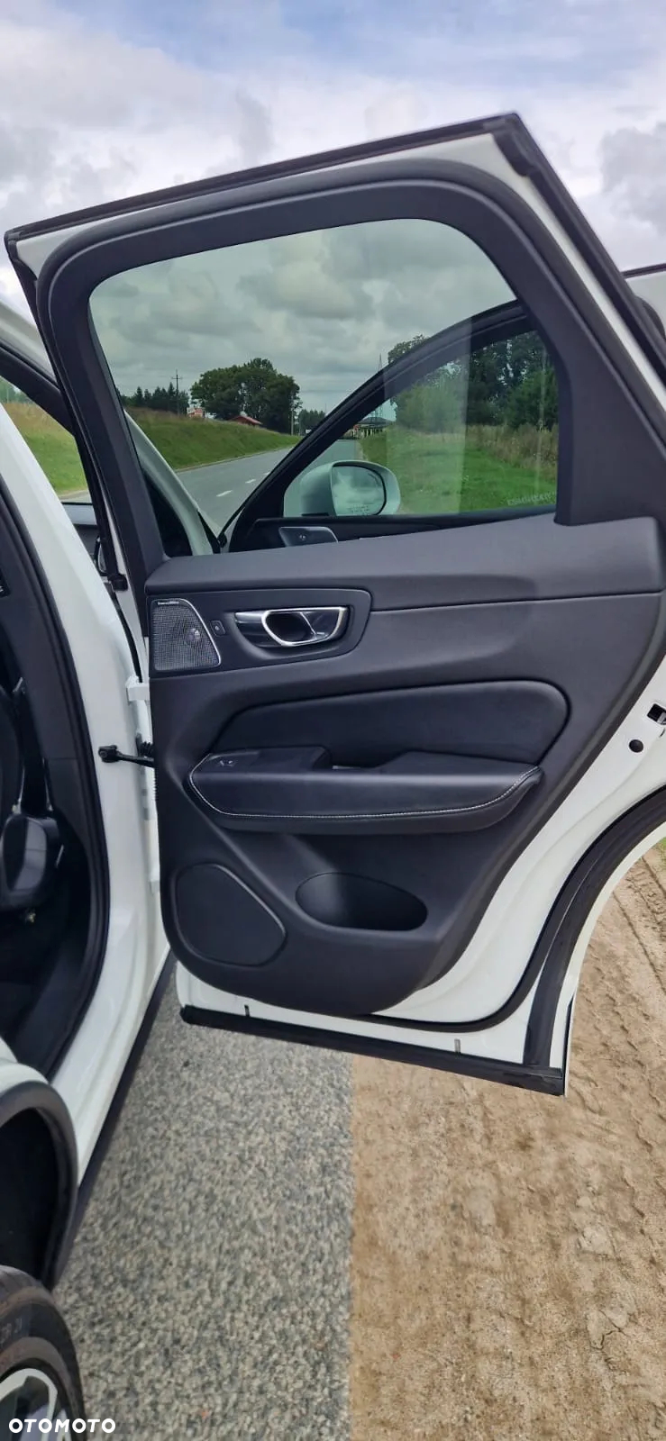 Volvo XC 60 T6 GPF AWD R-Design - 27