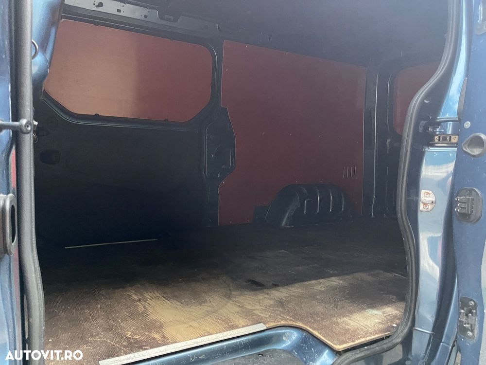 Opel Vivaro - 12