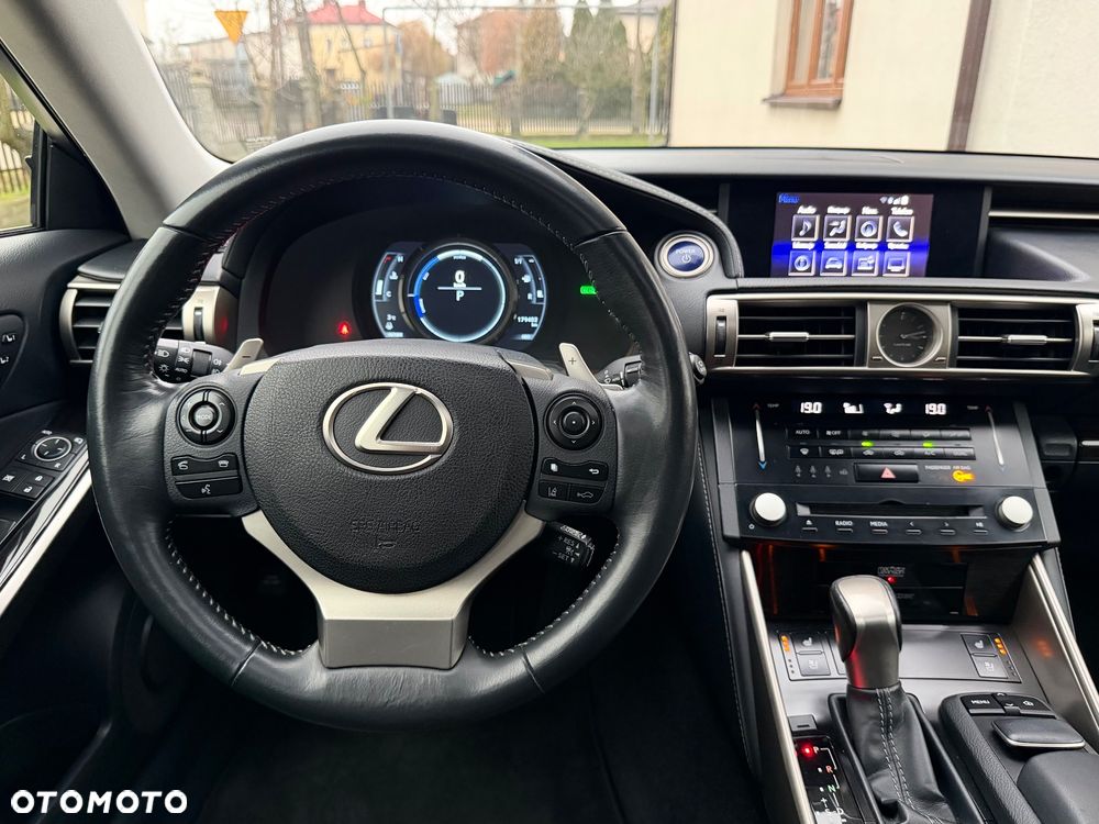 Lexus IS 300h Prestige - 5