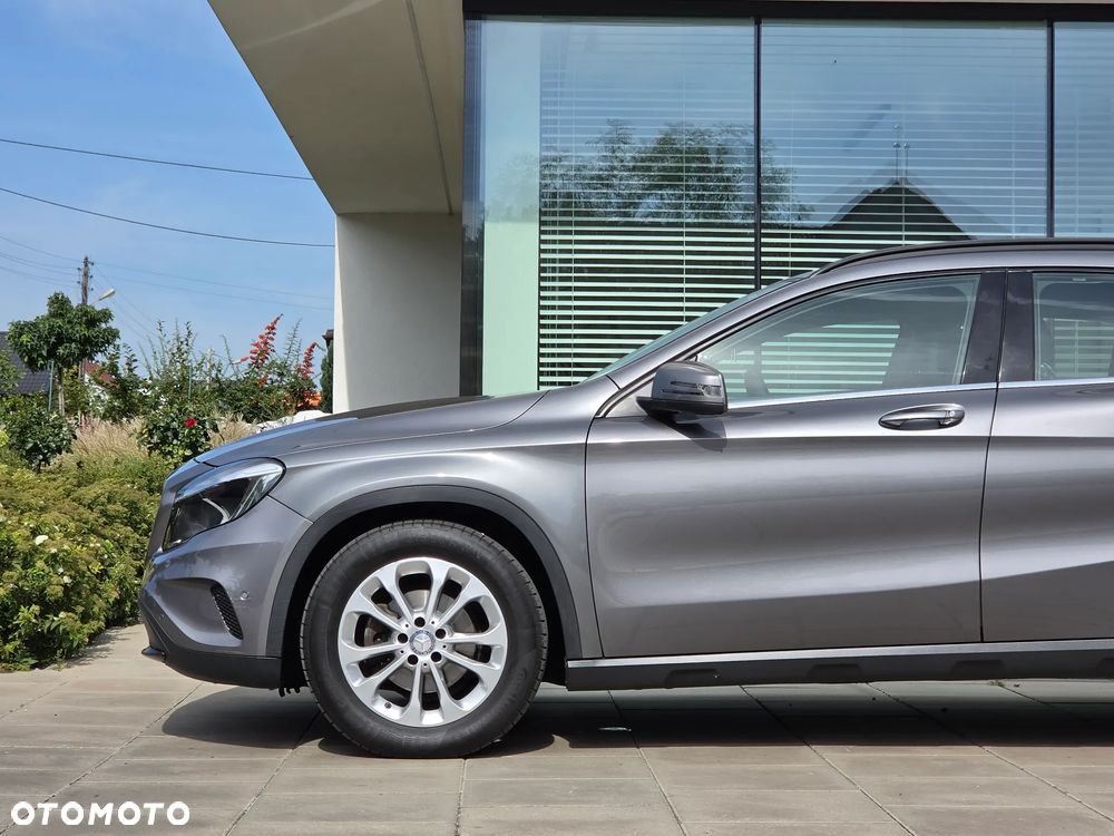 Mercedes-Benz GLA 200 d Activity Edition - 14