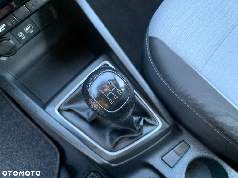 Hyundai i20 1.2 Fifa World Cup Edition - 27