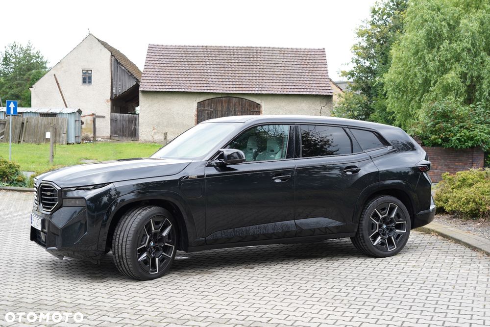 BMW XM - 4