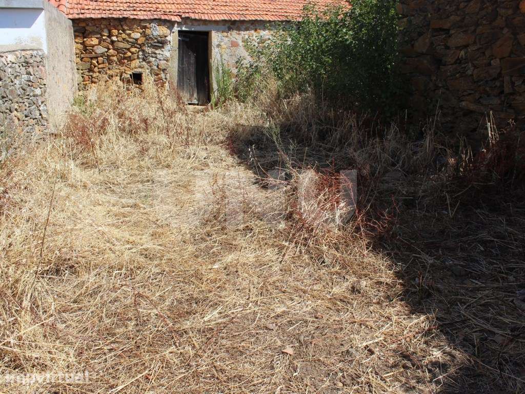 Terreno Urbano com Ruina - Grande imagem: 3/7