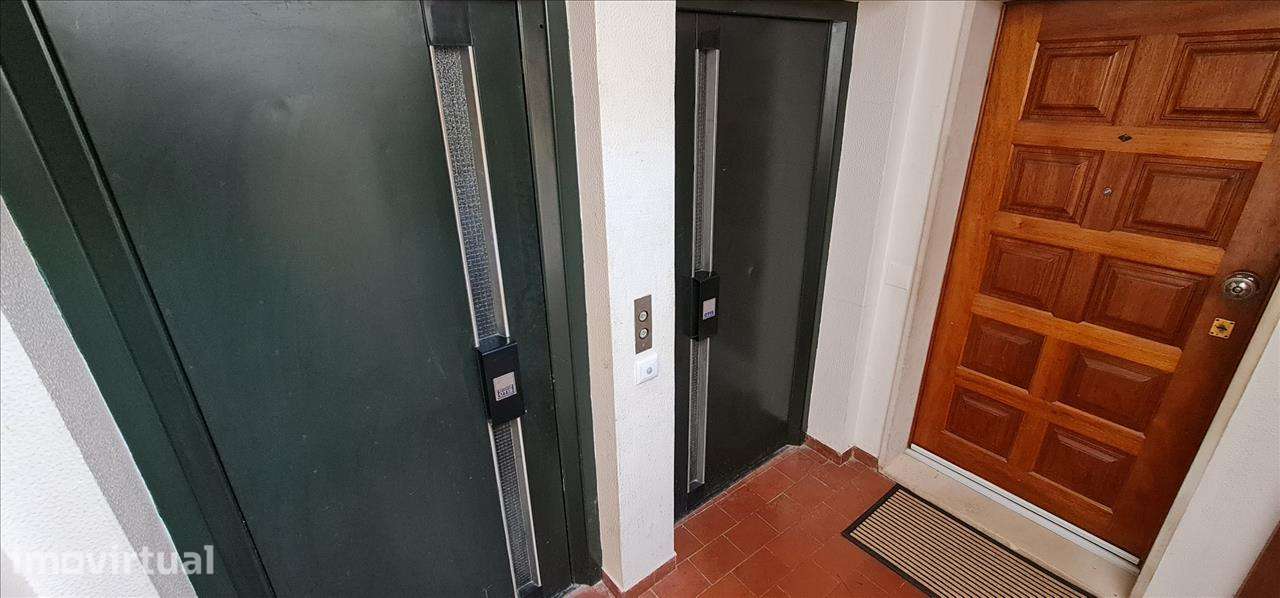 Apartamento em Sintra, Rio de Mouro - Grande imagem: 2/19