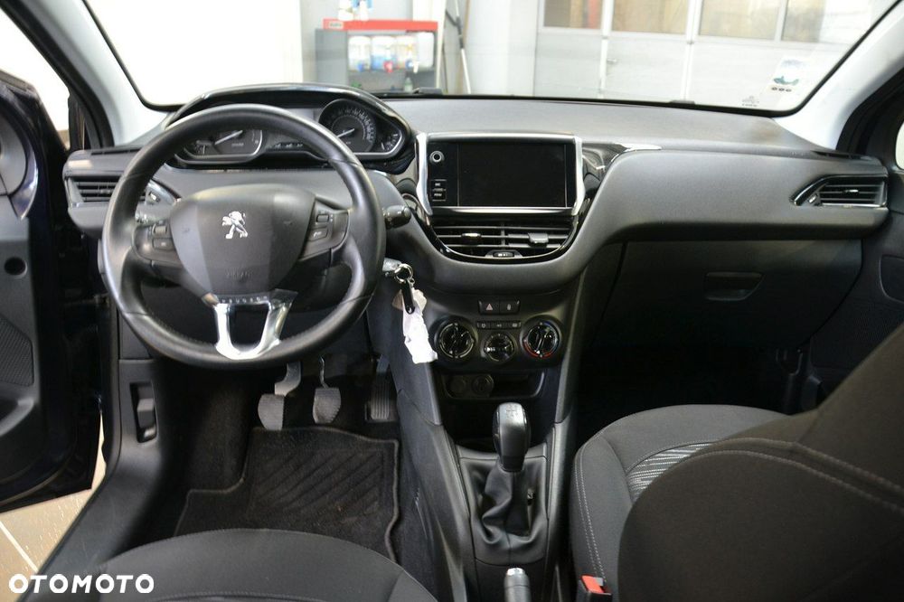 Peugeot 208 - 21