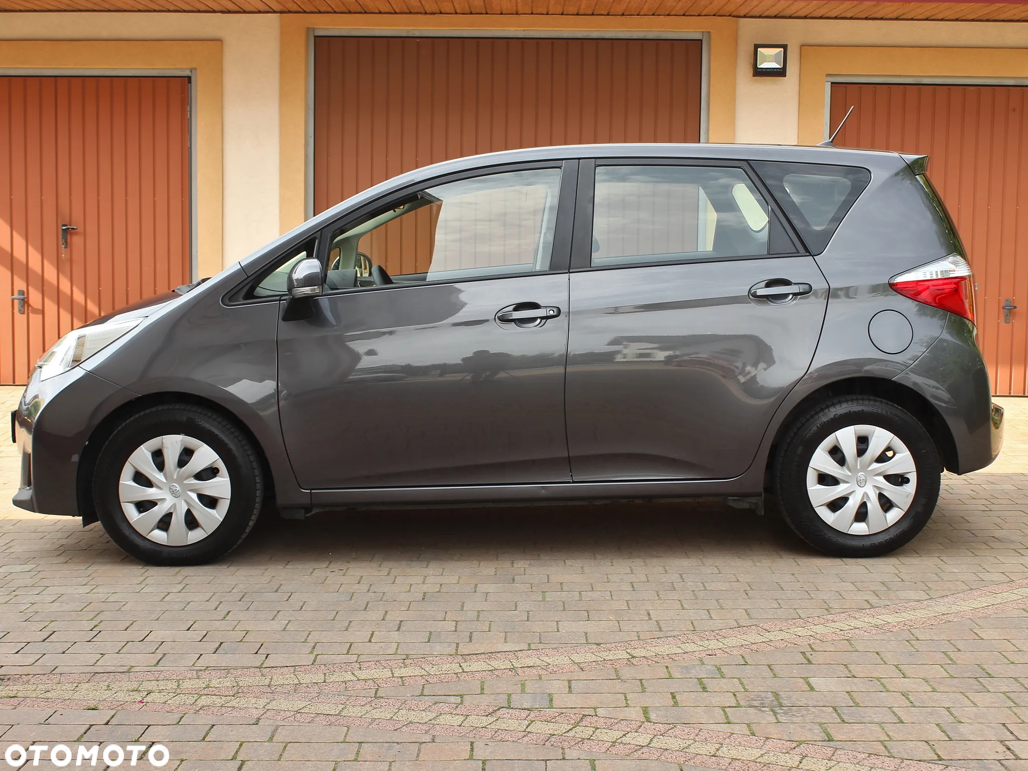 Toyota Verso S 1.33 VVT-i Multidrive Club - 9
