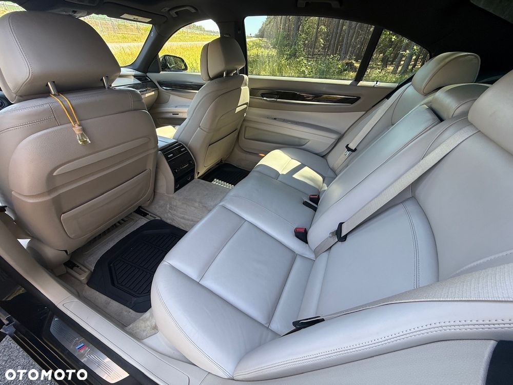 BMW Seria 7 ver-740li - 15