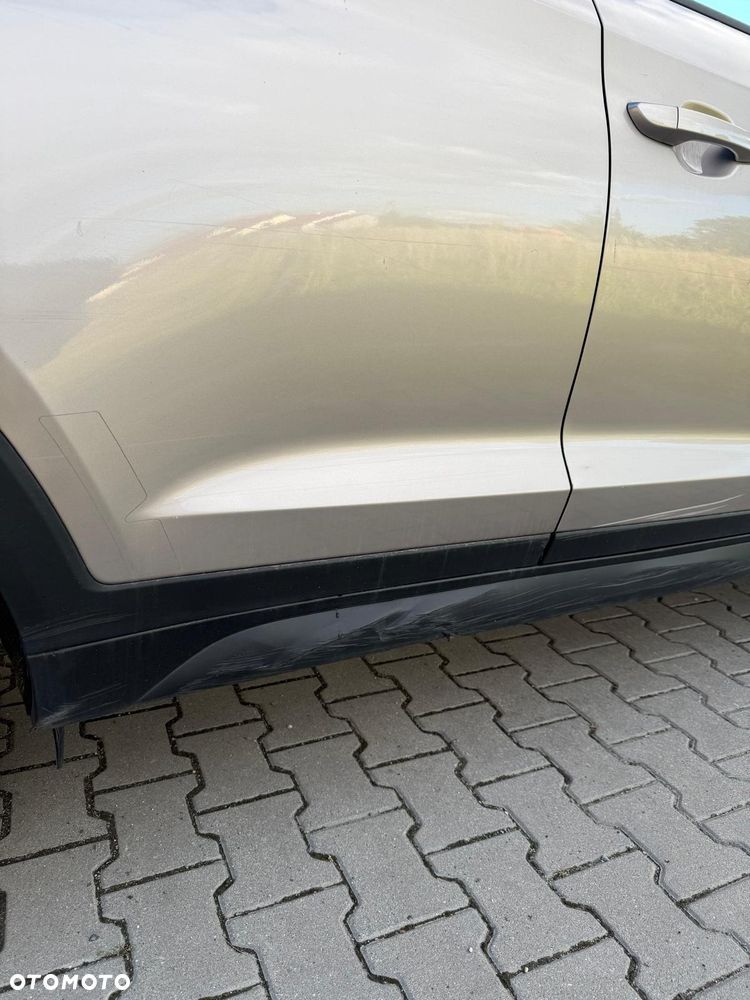 Hyundai Tucson 1.6 GDI BlueDrive GO 2WD - 11