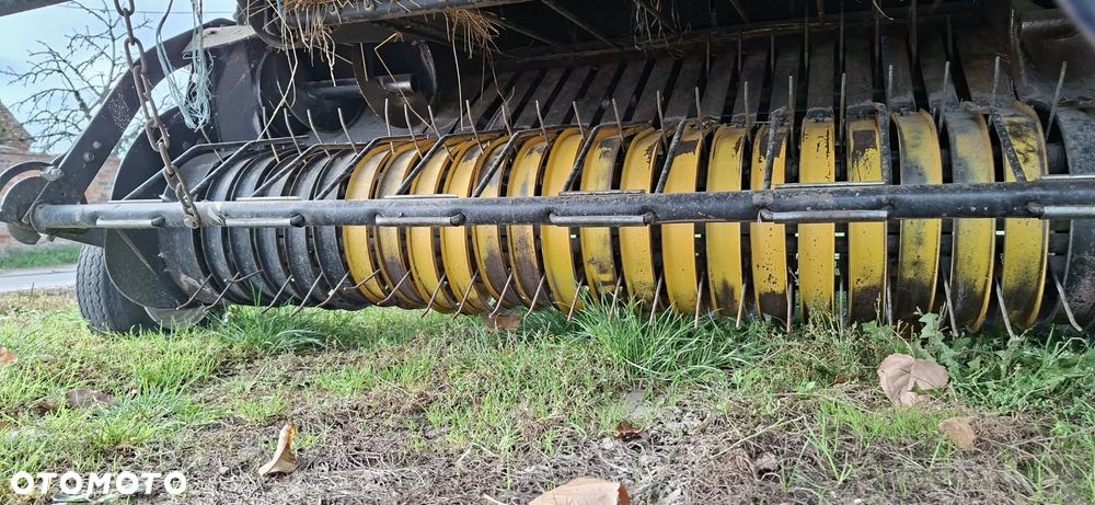 New Holland BR740 - 37