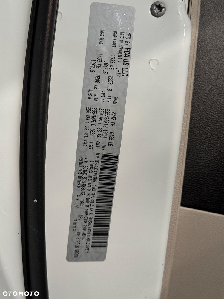 Chrysler Pacifica - 23