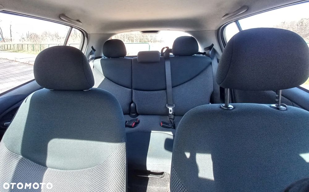 Toyota Yaris 1.0 Base - 18