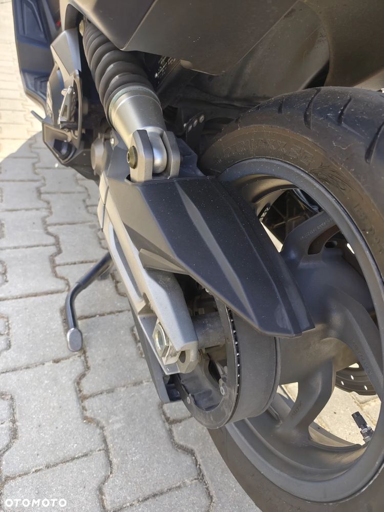 Kymco AK 550 - 24