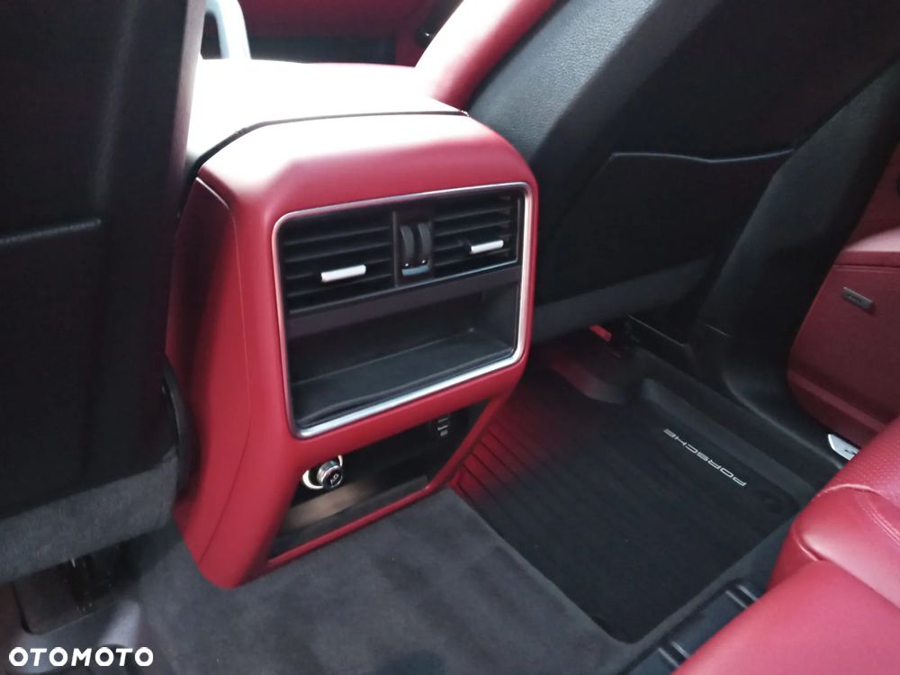 Porsche Cayenne Standard - 25