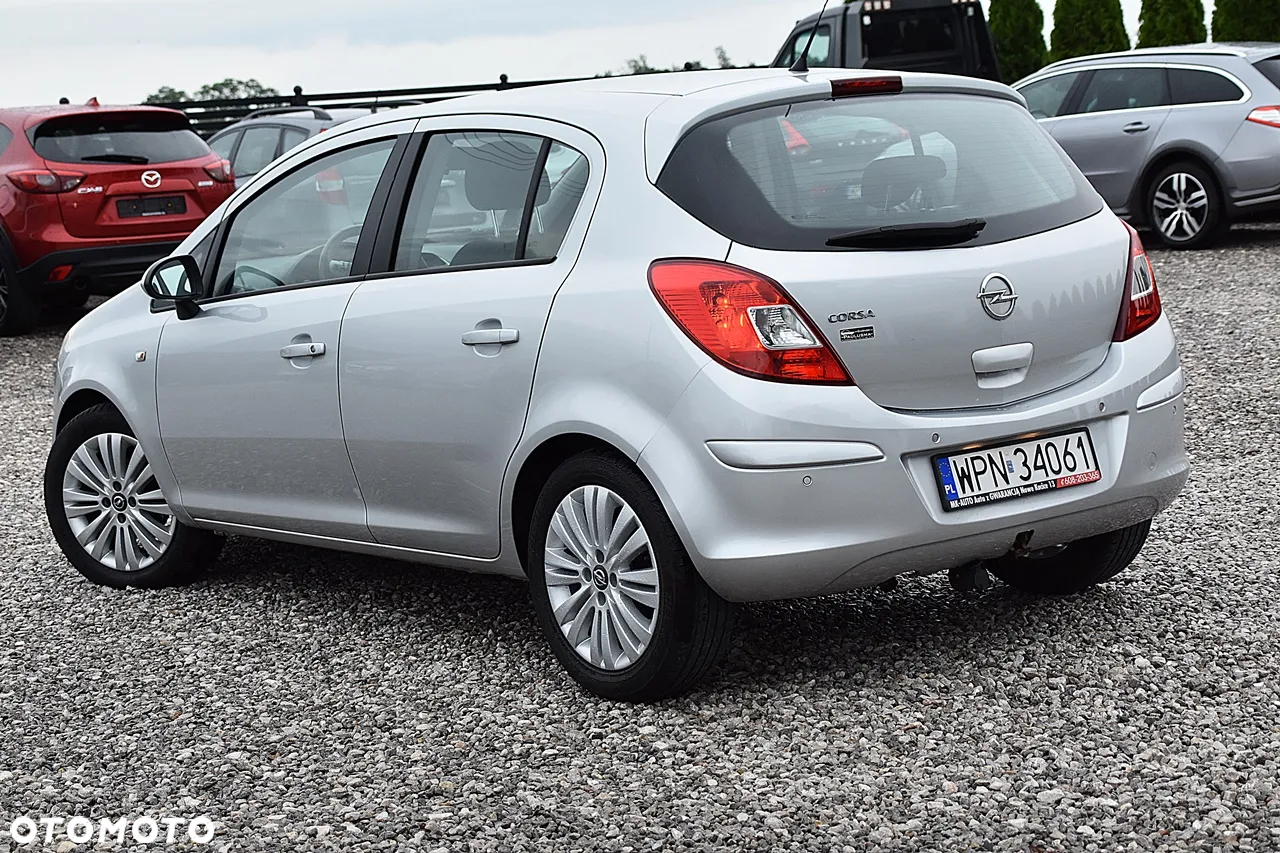 Opel Corsa 1.2 16V Cosmo - 18