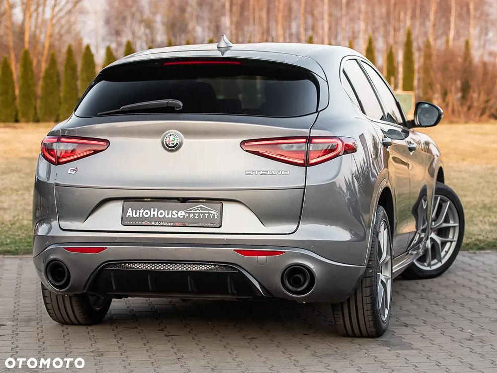 Alfa Romeo Stelvio 2.0 Turbo 16V AT8-Q4 Executive - 10
