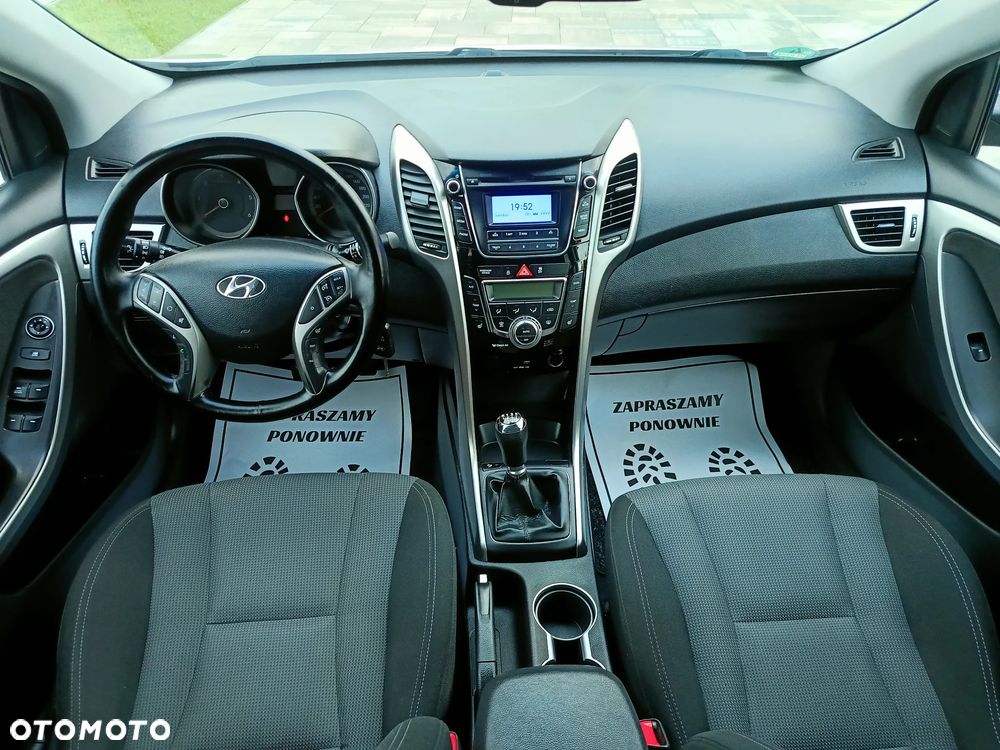 Hyundai i30 blue 1.6 CRDi YES Silver - 24