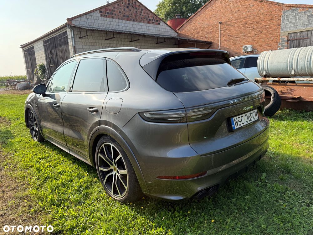 Porsche Cayenne Platinum Edition - 3
