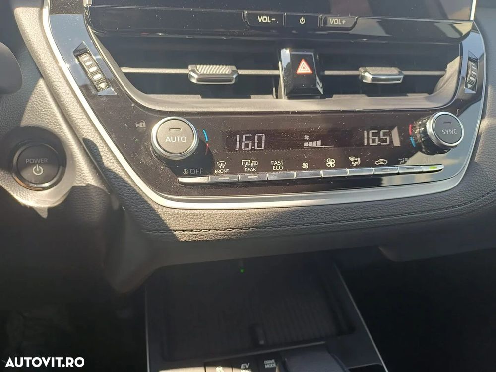 Toyota Corolla Cross - 20