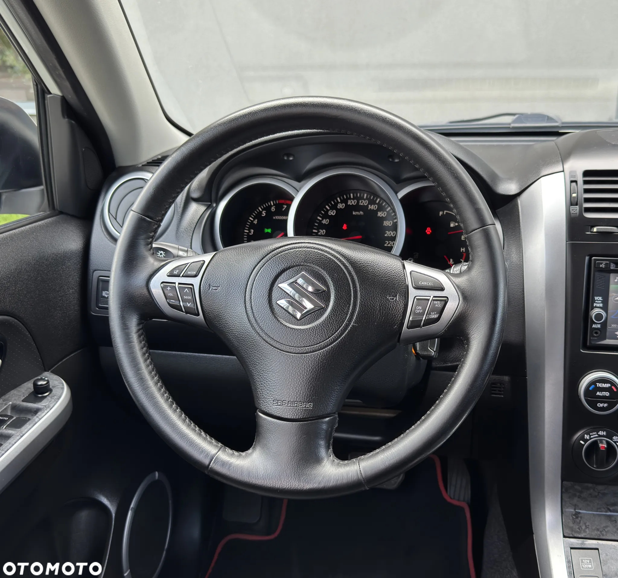 Suzuki Grand Vitara 2.4 Premium EU5 - 31