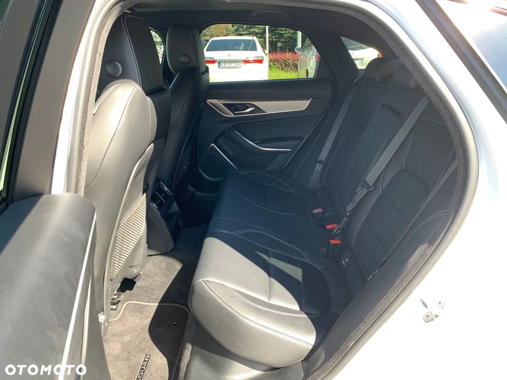 Jaguar XF 2.0 P250 R-Dynamic SE - 20