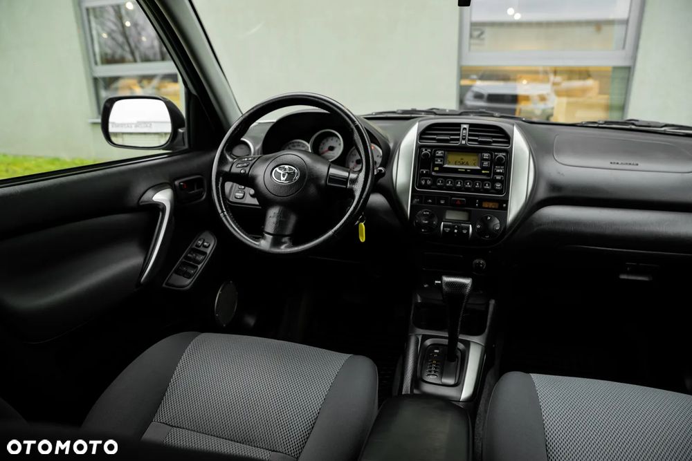 Toyota RAV4 2.0 VVT-i 4x4 - 19
