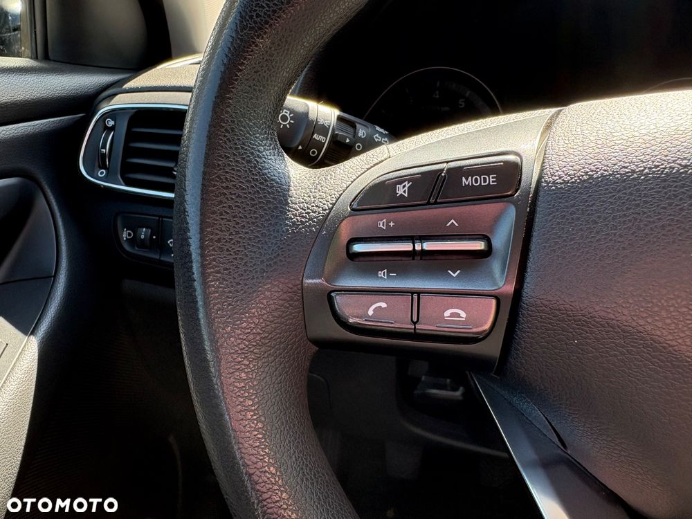 Hyundai i30 1.5 DPI Classic + - 18