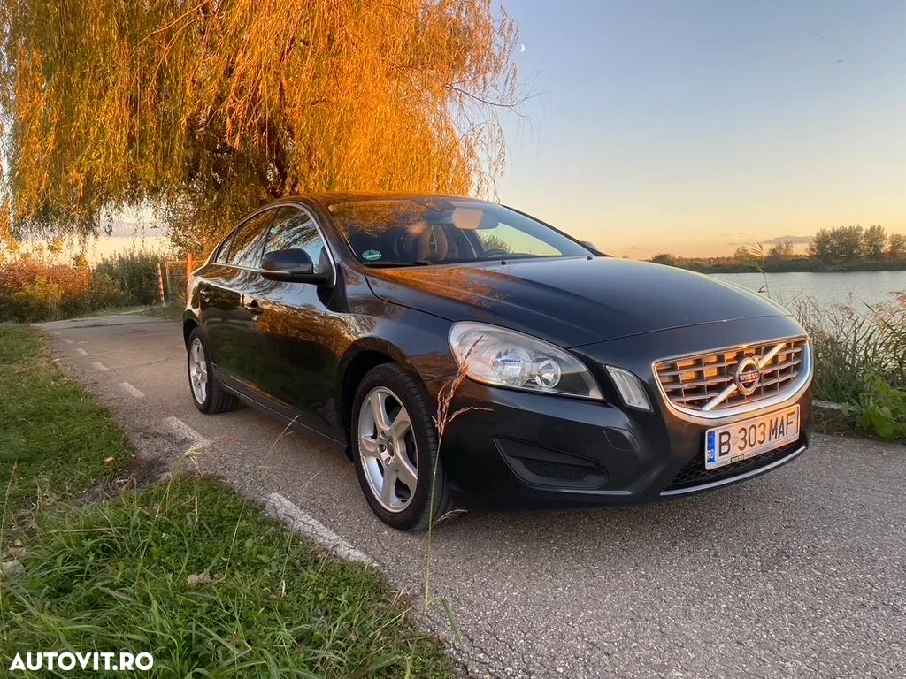 Volvo S60 DRIVe Momentum - 1