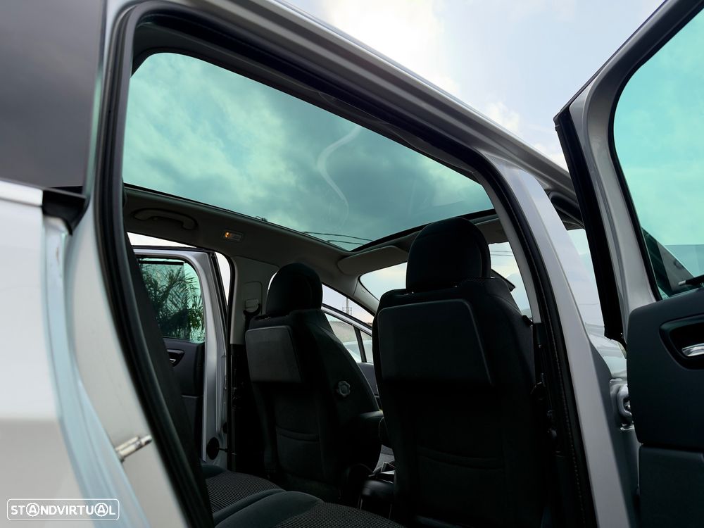 Peugeot 5008 1.6 E-HDi 5L SE Style 2-Tronic - 9