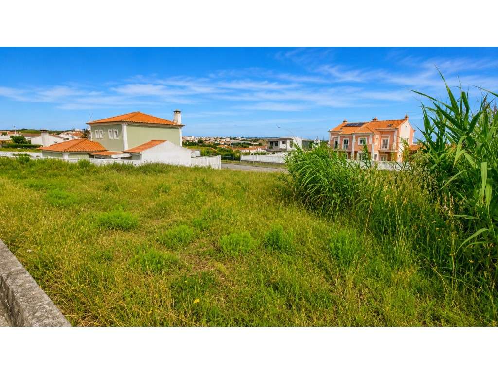 LOTE DE TERRENO COM PROJETO APROVADO PARA MORADIA T3 COM PISCINA - ... - Grande imagem: 3/13