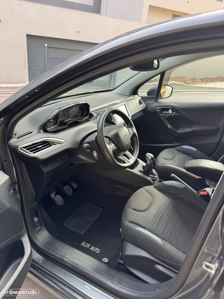 Peugeot 208 e-HDi FAP 92 Stop&Start Style - 11