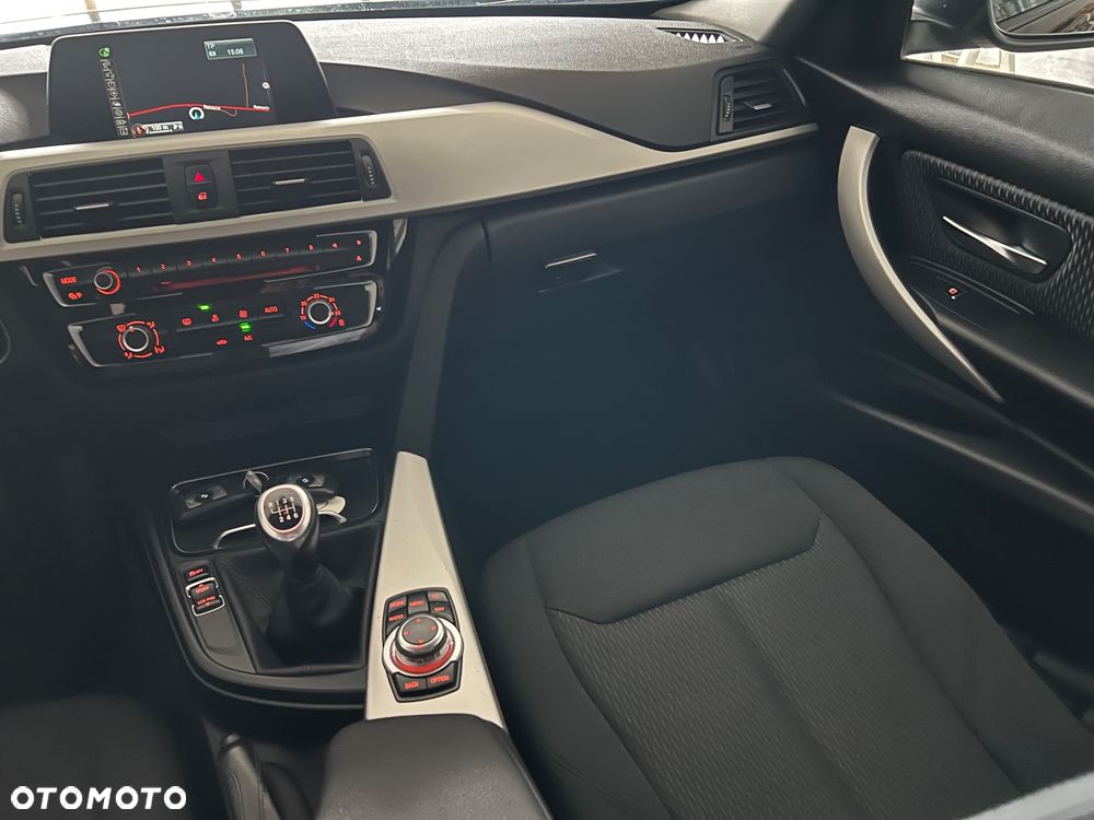 BMW Seria 3 318d xDrive - 19